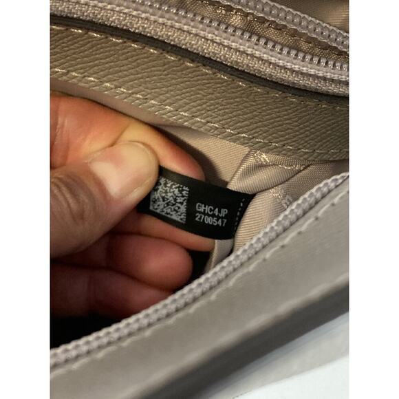 MICHAEL KORS, LARGE GRAY SAFFIANO LEATHER SHOULDER BAG - Picture 15 of 16